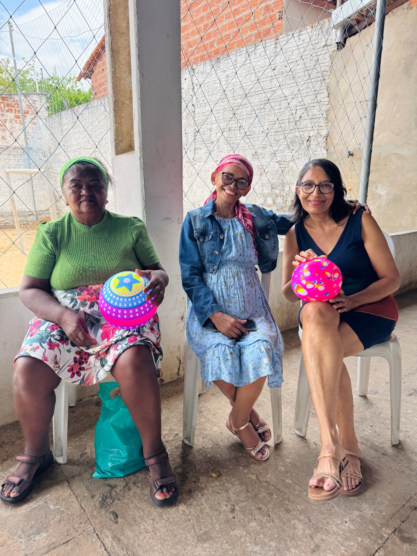 Amigas reunidas em festa
