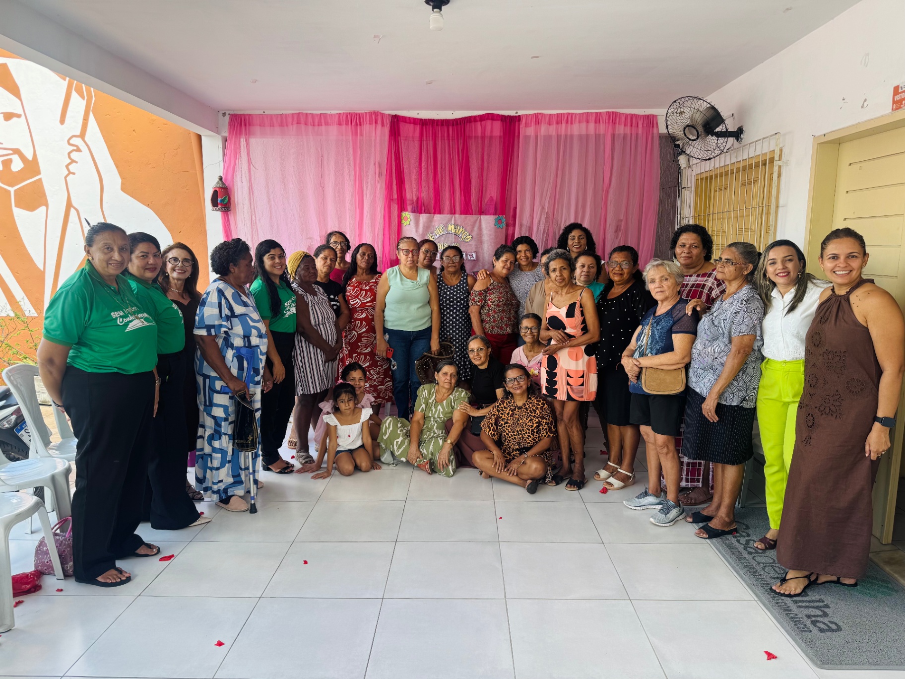 Foto oficial de todas as mulheres